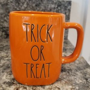RAE DUNN HALLOWEEN MUG